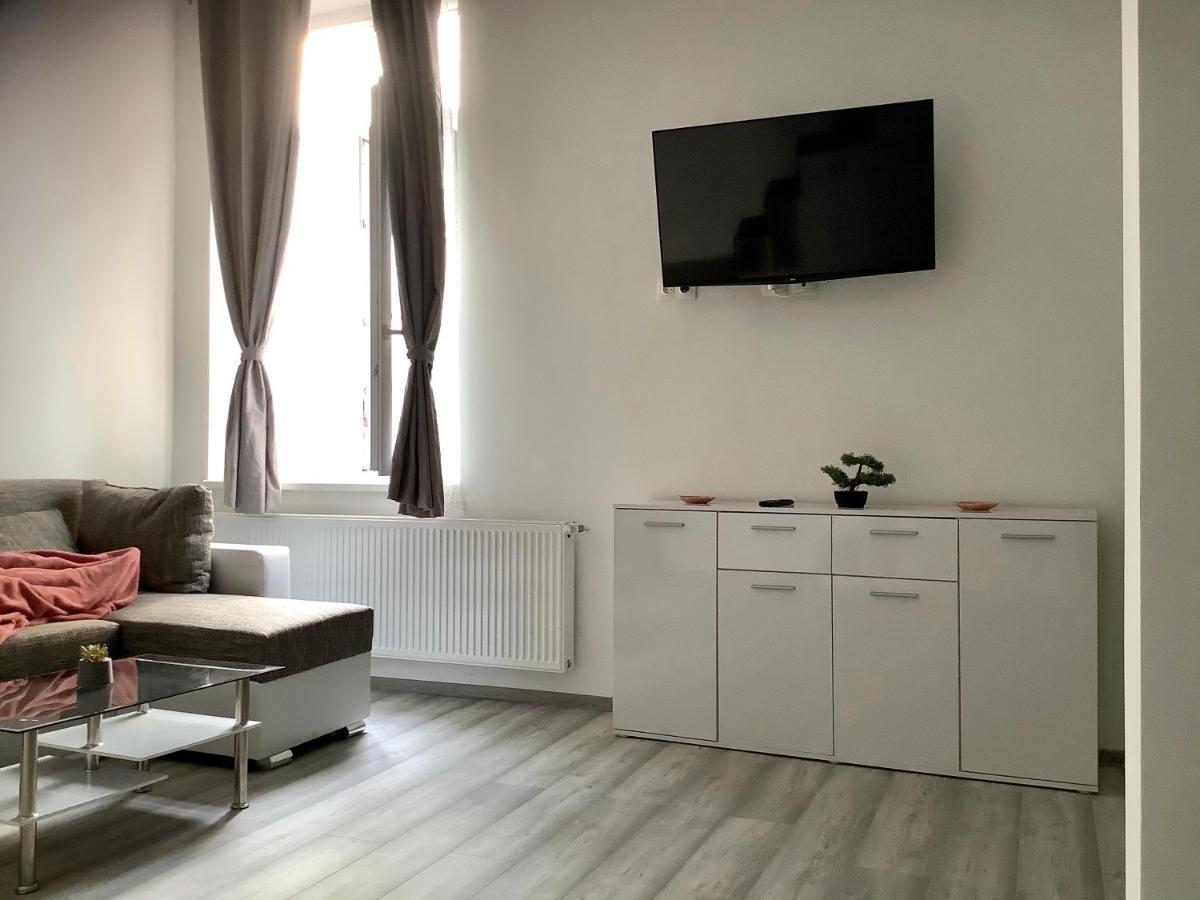 Belvarosi Apartman 1 Apartment Miskolc Luaran gambar